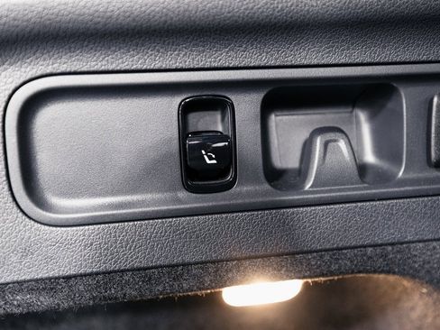 Certified 2025 Mercedes-Benz GLC 350e GLC 350e image 32