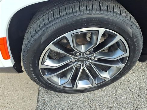 Used 2022 Jeep Grand Wagoneer Series III image 6