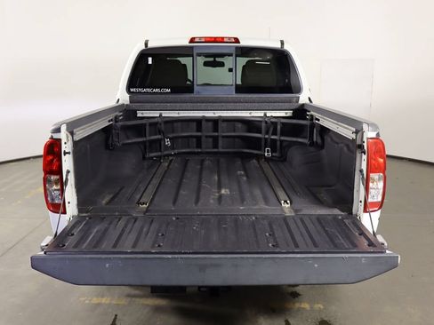 Used 2017 Nissan Frontier SV w/ SV Value Truck Package RWD image 17