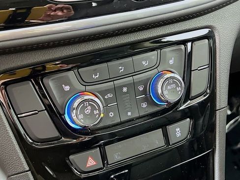 Used 2019 Buick Encore Essence image 14