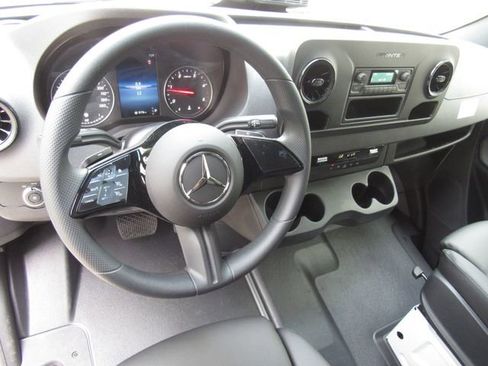 Certified 2025 Mercedes-Benz Sprinter 2500 image 31