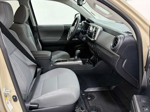 Certified 2019 Toyota Tacoma SR5 AWD/4WD image 29