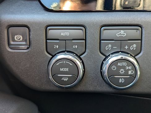 New 2026 GMC Sierra 1500 Elevation image 17