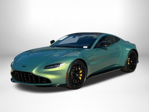 Used 2023 Aston Martin V8 Vantage Coupe RWD image 18