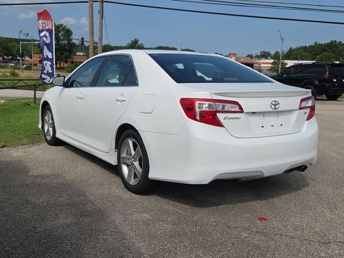 Used 2014 Toyota Camry SE FWD image 3