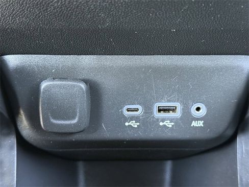 Certified 2023 Chevrolet TrailBlazer LT w/ Convenience Package image 21