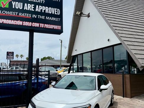 Used 2023 Honda Civic LX image 30