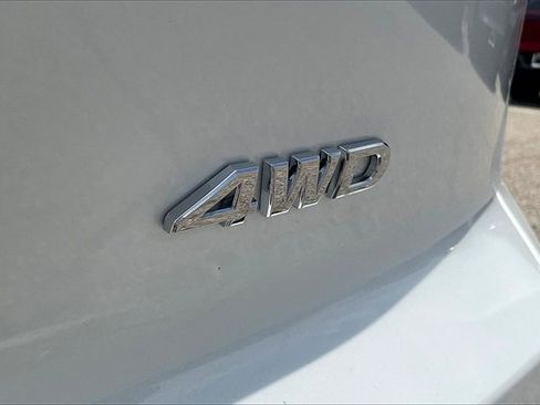 New 2025 Nissan Pathfinder SV w/ SV Premium Package image 8