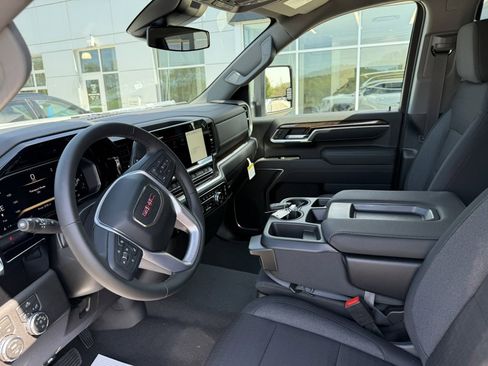 New 2026 GMC Sierra 2500 SLE w/ SLE Value Package; AWD/4WD image 12