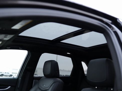 Used 2025 Cadillac XT5 Premium Luxury image 23