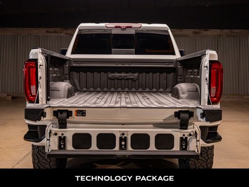 Used 2020 GMC Sierra 2500 AT4 w/ AT4 Premium Package image 8