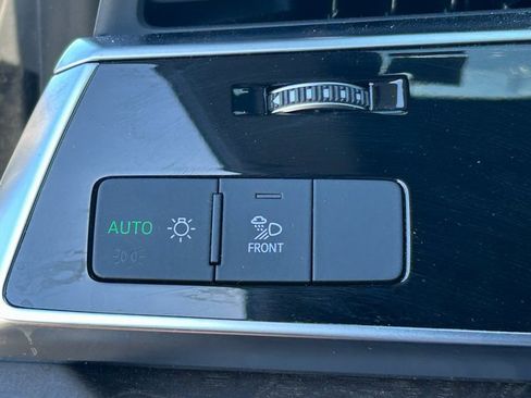 Used 2021 Audi Q8 Premium w/ Black Optic Package image 23