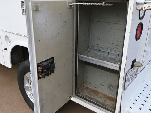 Used 2016 Chevrolet Silverado 2500 W/T w/ WT Convenience Package AWD/4WD image 11