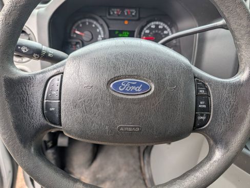 Used 2010 Ford E-150 and Econoline 150 image 13