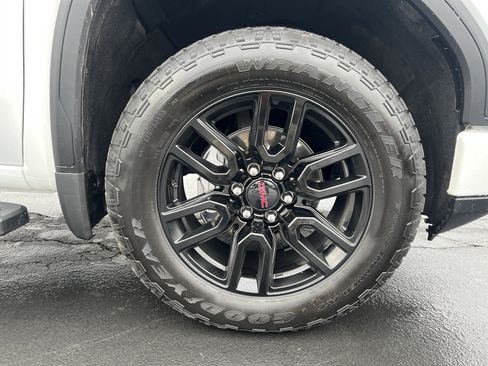 Certified 2025 GMC Sierra 1500 Pro w/ Graphite Edition image 11