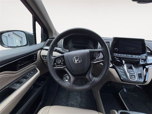 Certified 2023 Honda Odyssey Touring image 12