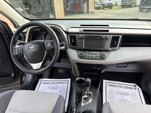 Used 2013 Toyota RAV4 XLE image 28