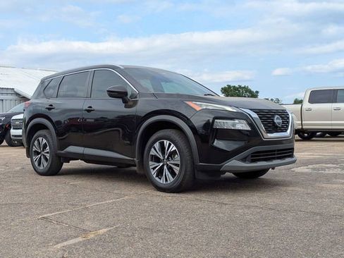 Used 2022 Nissan Rogue SV w/ SV Premium Package FWD image 2