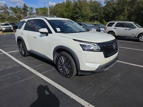 Certified 2023 Nissan Pathfinder SL w/ SL Premium Package image 9