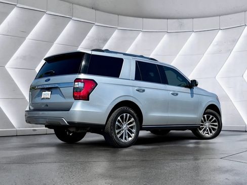 Used 2018 Ford Expedition Limited AWD/4WD image 8