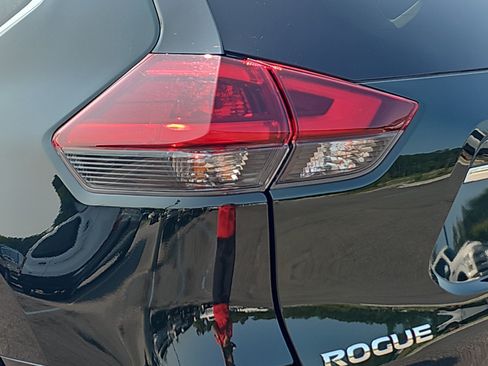 Used 2020 Nissan Rogue SL FWD image 57