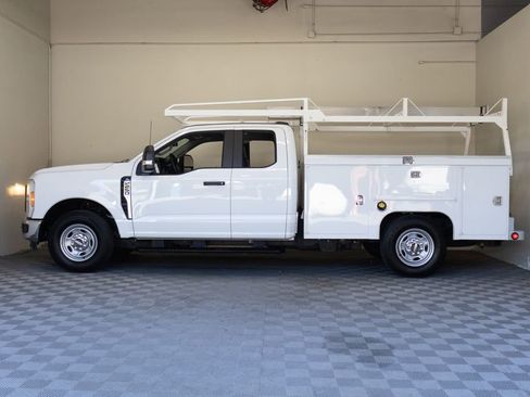 Used 2024 Ford F250 XL w/ XL Chrome Package image 7