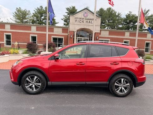 Used 2017 Toyota RAV4 XLE w/ All Weather Liner Package AWD/4WD image 9