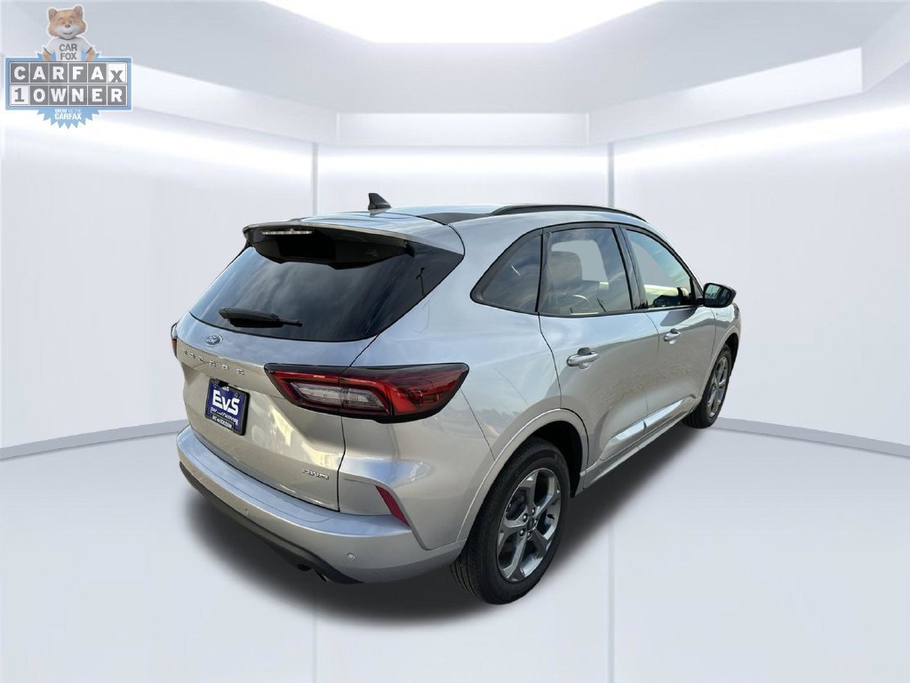 Used 2023 Ford Escape ST-Line w/ Tech Pack #1 AWD/4WD image 3