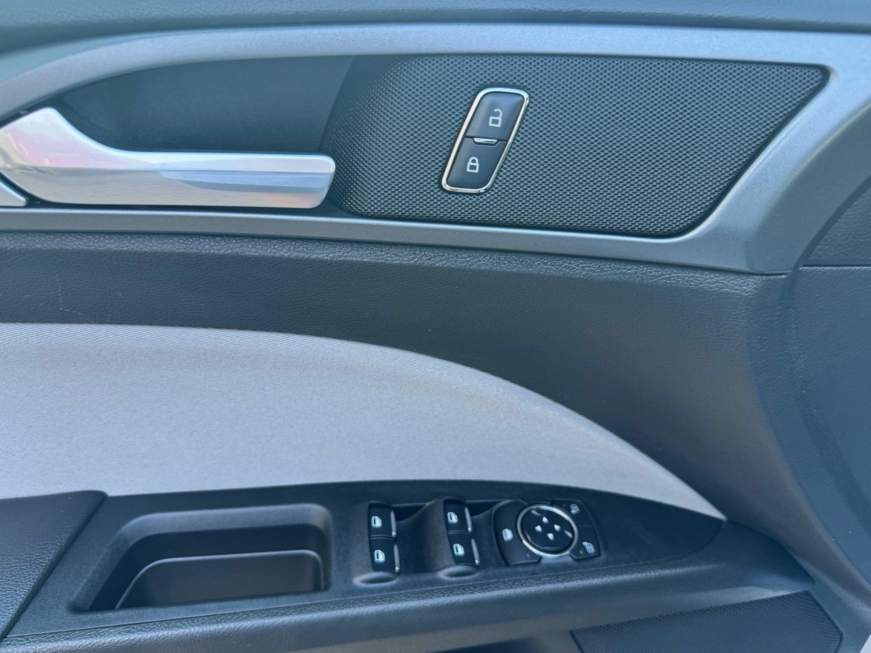 Used 2015 Ford Fusion S FWD image 23