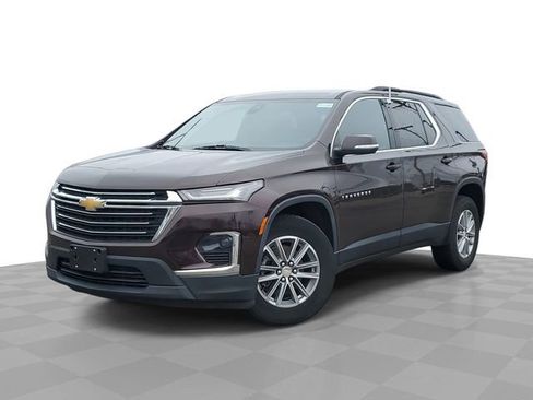 Certified 2022 Chevrolet Traverse LT image 1