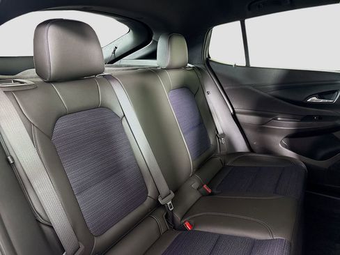 Used 2025 Buick Envista Preferred w/ Convenience I Package image 27