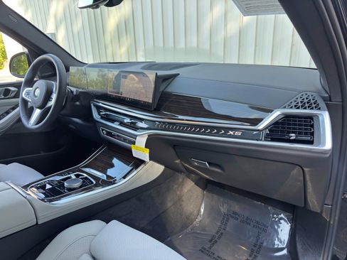 Used 2026 BMW X5 sDrive40i w/ M Sport Package RWD image 15