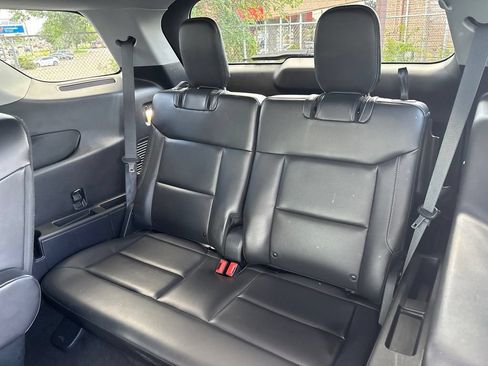 Used 2022 Ford Explorer XLT w/ Equipment Group 202A AWD/4WD image 11