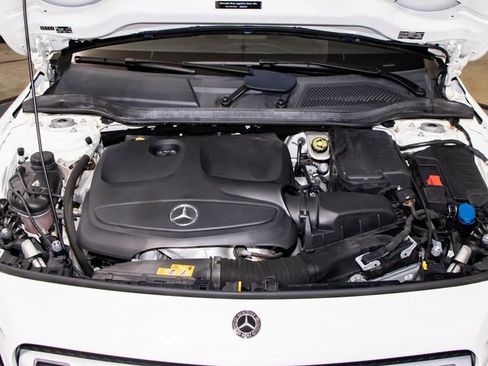 Used 2018 Mercedes-Benz GLA 250 4MATIC image 5