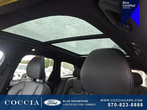Used 2018 Volvo XC60 T5 Momentum w/ Vision Package AWD/4WD image 14