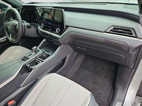 Used 2026 Lexus TX 500h AWD w/ Technology Package image 23