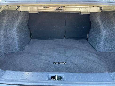 Used 2025 Nissan Versa SV image 29