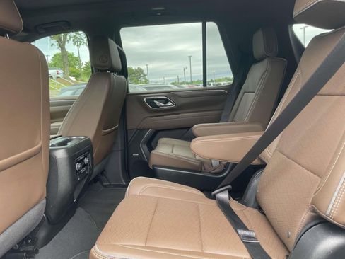Used 2023 Chevrolet Tahoe High Country w/ Premium Package 2 AWD/4WD image 11