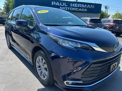 Used 2021 Toyota Sienna XLE