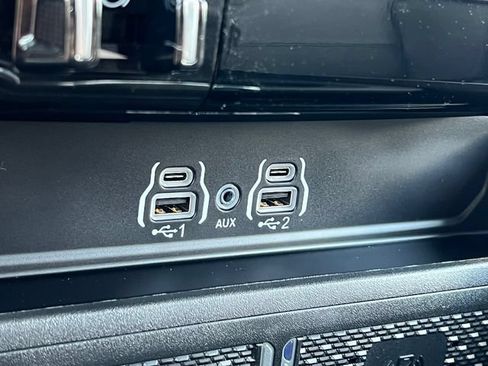 Used 2025 RAM 3500 Laramie AWD/4WD image 38