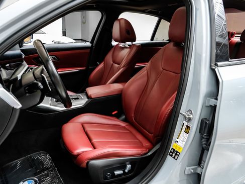 Used 2023 BMW 330i xDrive Sedan w/ M Sport Package image 34