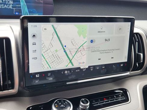 New 2026 Ford Expedition Active RWD image 17