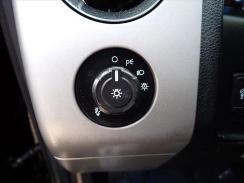 Used 2017 Ford Expedition XLT image 16