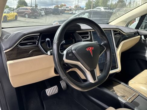 Used 2016 Tesla Model X Performance AWD/4WD image 31