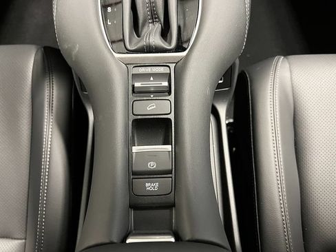 New 2025 Honda HR-V EX-L image 18