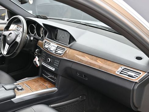 Used 2016 Mercedes-Benz E 350 4MATIC Sedan image 32