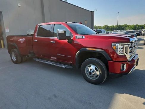 Used 2022 GMC Sierra 3500 Denali w/ Technology Package AWD/4WD image 2
