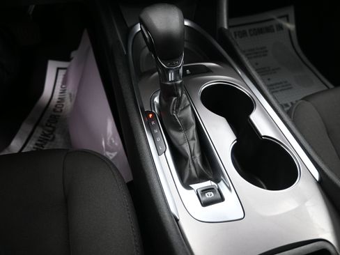 Used 2022 Chevrolet Malibu LT image 34