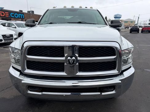 Used 2017 RAM 3500 Tradesman w/ Chrome Appearance Group AWD/4WD image 8