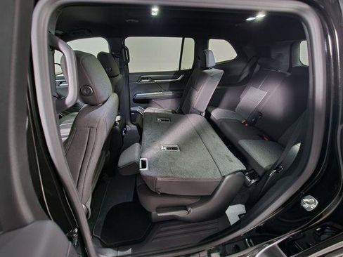 New 2026 GMC Acadia Elevation image 12